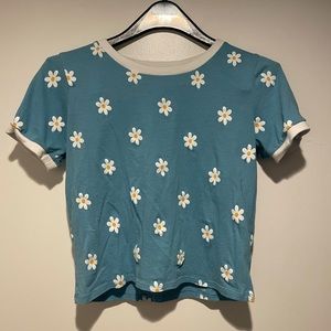 Blue Daisy Medium Short Sleeve Tee Shirt
